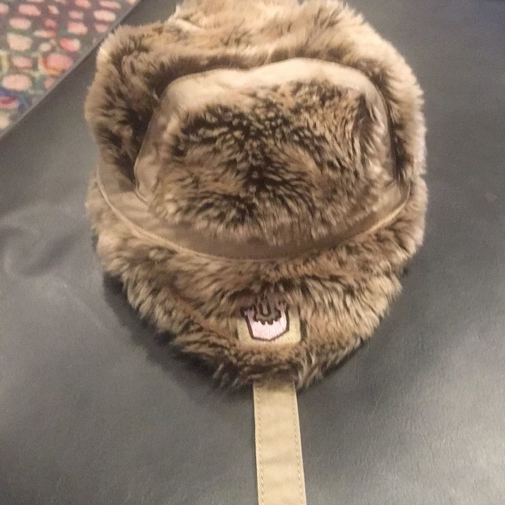 Sand cassel kids hat super cute.